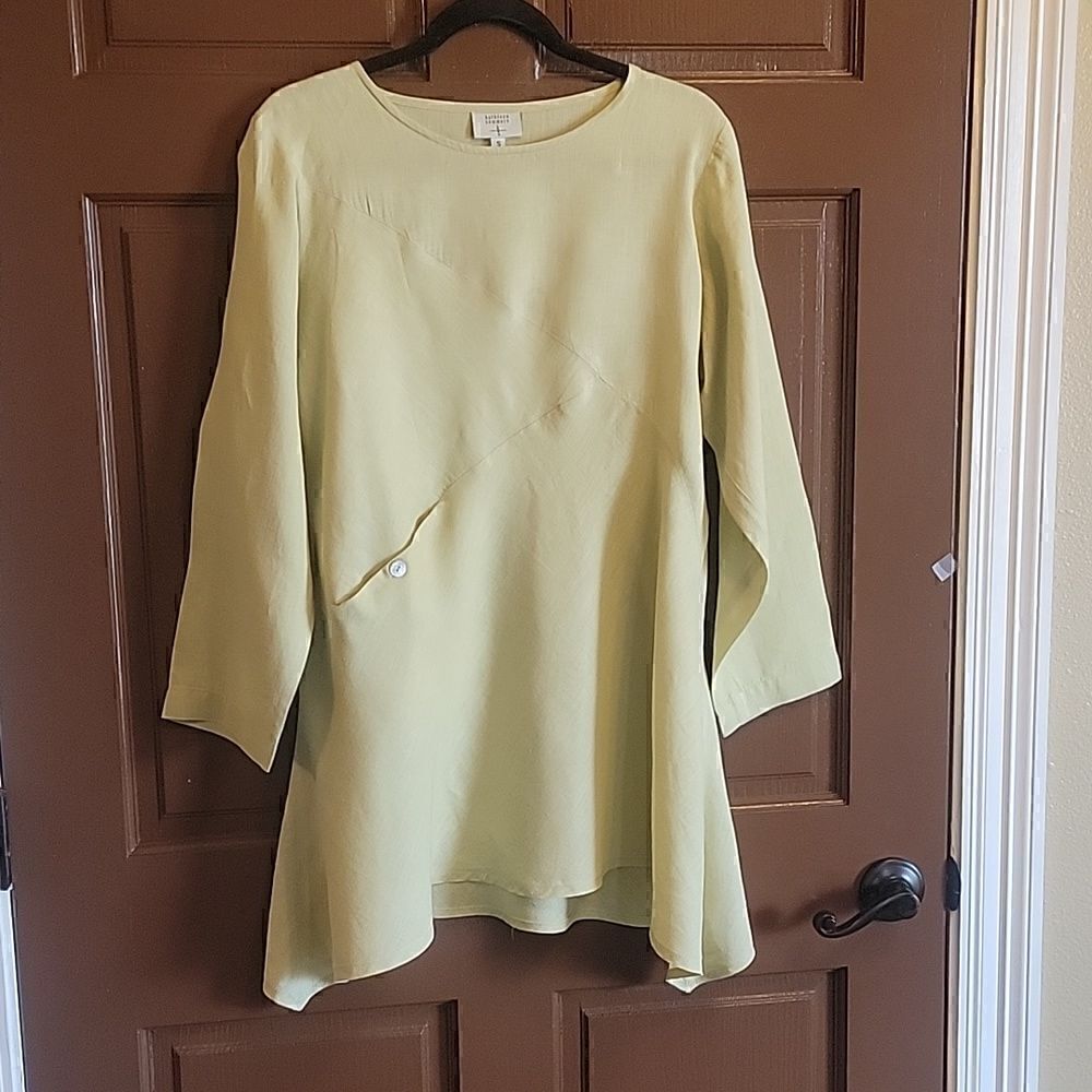 Kathleen Sommers-Linen green asymmetrical long sleeved top S.